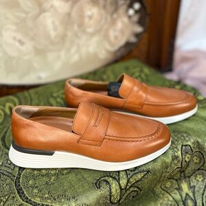 Wolf & Shepherd Crossover loafer (Honey/White) W8/M6 ‼️NIB‼️